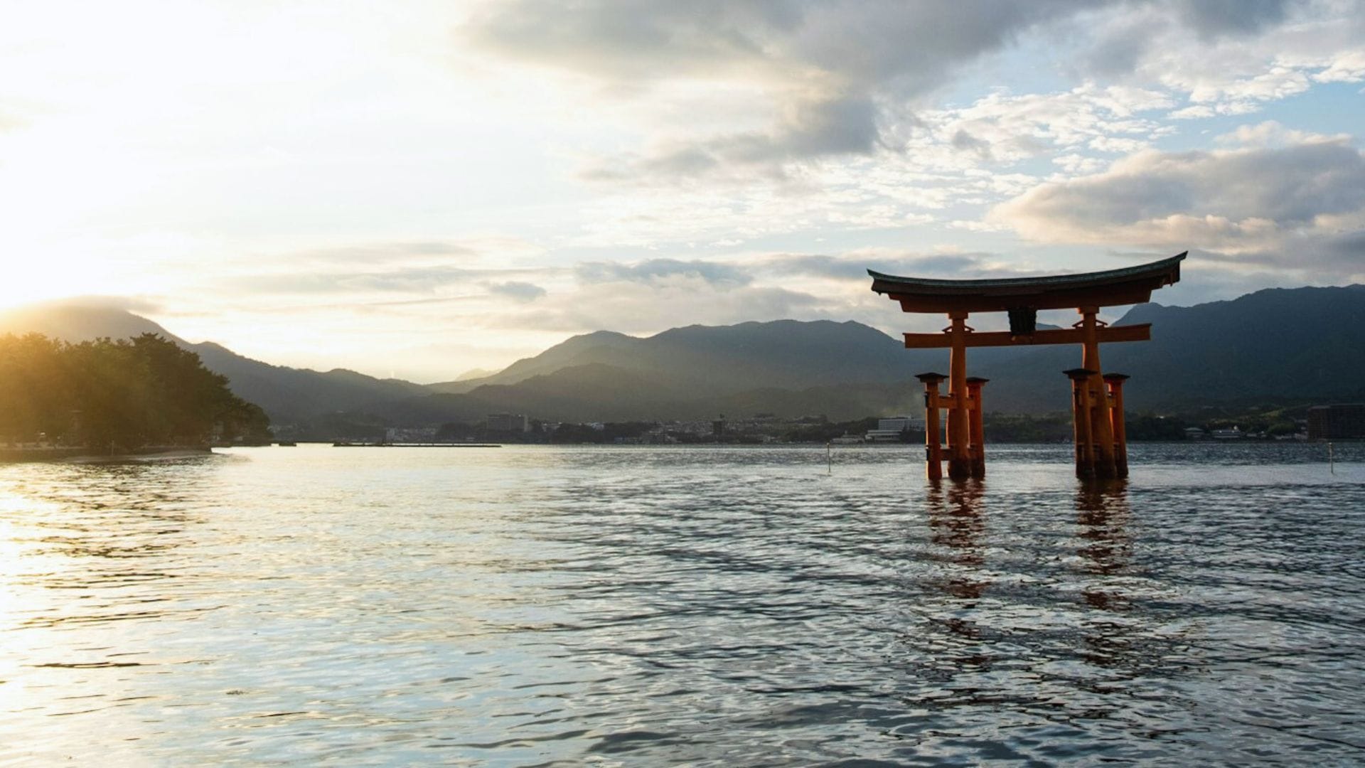 Kayak dans la baie de Miyajima : Tour du Sanctuaire Itsukushima et son Torii Flottant